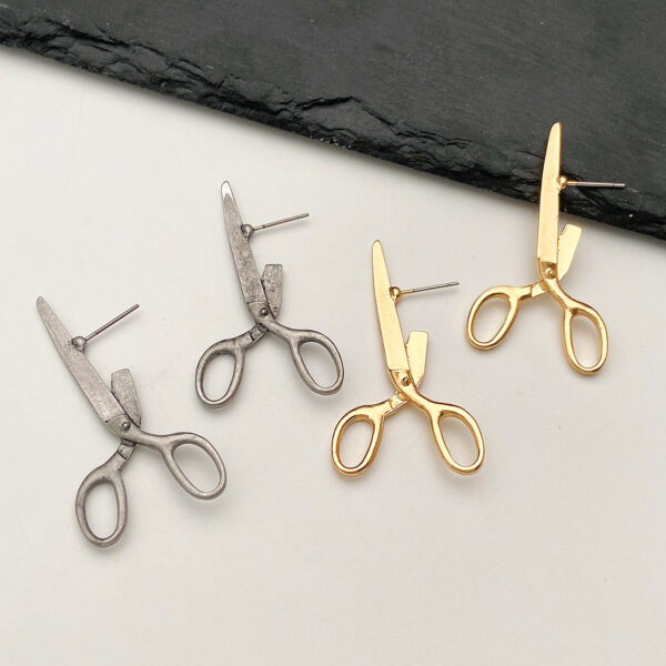 oly-ff4109c3507fc03462d9da21f1836d97 Wholesale European and American cross-border creative new retro scissors stud earrings female personality niche holiday gift earrings earrings