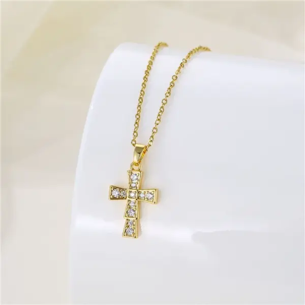 Water Plating Vacuum Plating Real Gold Plated 18K Gold Christmas Tree Heart Shape Flower 304 Stainless Steel Titanium Steel Korean Style Waterproof Non Tarnish 201 Stainless Steel Pendant Necklace