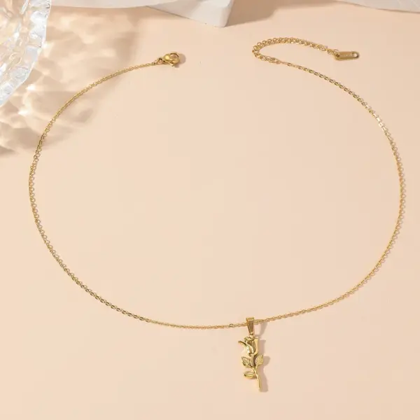 Wholesale PVD Coated Real Gold Plated 18K Gold Rose 304 Stainless Steel Sweet Waterproof Non Tarnish 304 Stainless Steel Pendant Necklace