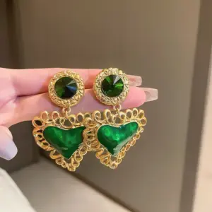 28# Silver Needle-Green Diamond Circle Love