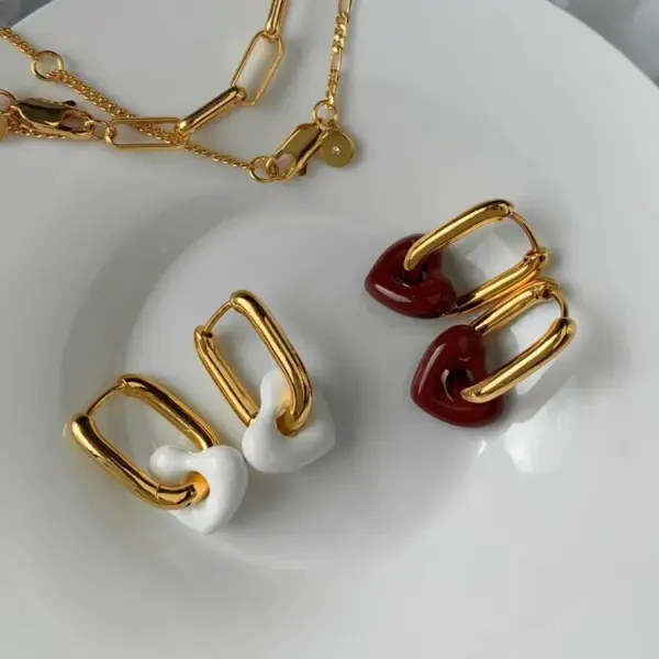 Wholesale 1 Pair Retro Simple Style Heart Shape Plating 304 Stainless Steel Drop Earrings