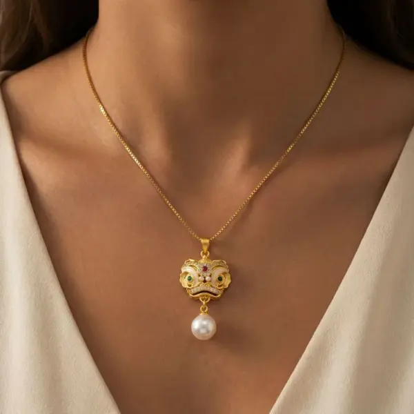 Wholesale Lion Pendant Necklace For Men And Women, Made Of Durable Titanium Steel, Stylish And Elegant Jewelry