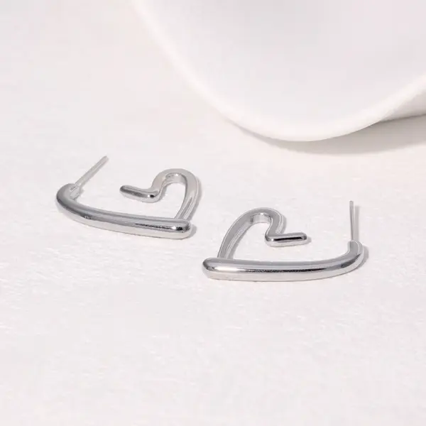 Wholesale PVD Coated Real Gold Plated 18K Gold Heart Shape 304 Stainless Steel Casual Sweet Simple Style Waterproof Non Tarnish Ear Studs