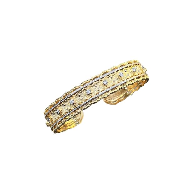 oly-009cbfc0f3c5499450f140e16aa5733f Wholesale Italian Court Style Buchi Family Manli Wreath Bracelet Counter with Textured Carved Gold Baking Paint Full Diamond Bracelet for Women