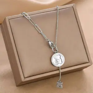 8946- / Silver