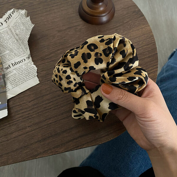 Wholesale South Korea Autumn and Winter Vintage Hair Ring Head Rope Leopard Print Pan Head High-end Hair Ring Large Bowel Hair Ring Women’s Hair Accessories