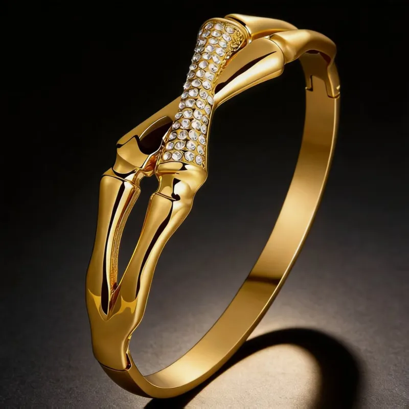 Wholesale Heart Shape Waterproof Non Tarnish Gold Bangle For Women In Simple Style, 304 Stainless Steel With Rhinestones Inlay
