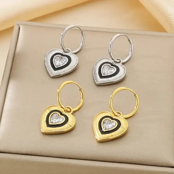 Wholesale Ion Plating (IP) 18K Gold Plated Heart Shape 304 Stainless Steel Vintage Style Simple Style Commute Waterproof Non Tarnish Drop Earrings
