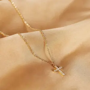 Wholesale PVD Coated 18K Gold Plated Cross 304 Stainless Steel Copper Elegant Streetwear Waterproof Non Tarnish 304 Stainless Steel Pendant Necklace