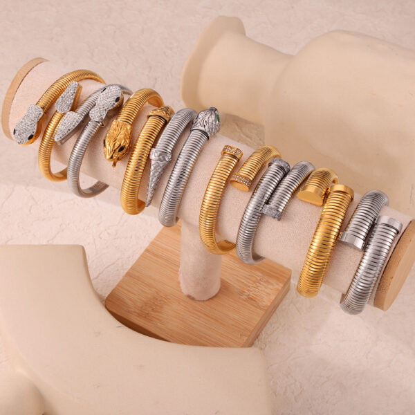 oly-01a5c946ef08e82d9fb74ea072100bc5 Wholesale Fashion Commuter Elastic Goose Throat Chain Design Sense Opening Bracelet Diamond-encrusted Spirit Snake Shape Titanium Steel Gold-plated Jewelry suit