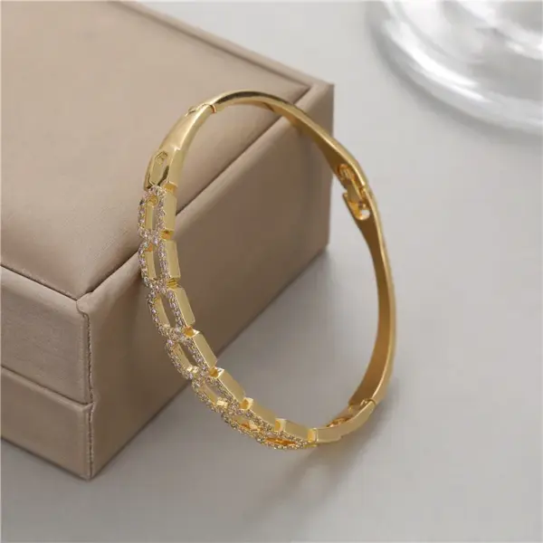 Wholesale Women’s Copper Bangle With Zircon Inlay, Electroplated With 14K Real Gold For Elegant Style