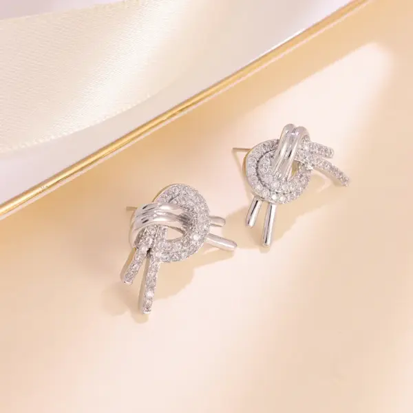 Wholesale Geometric Electroplated Copper Earrings For Women With Zircon Inlay And Water Plating Finish