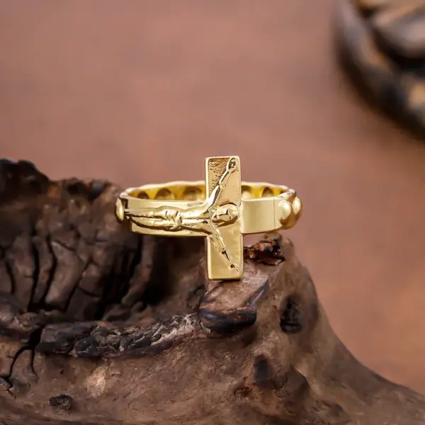 Wholesale Novelty Open Ring For Women Made Of 304 Stainless Steel In Golden Color