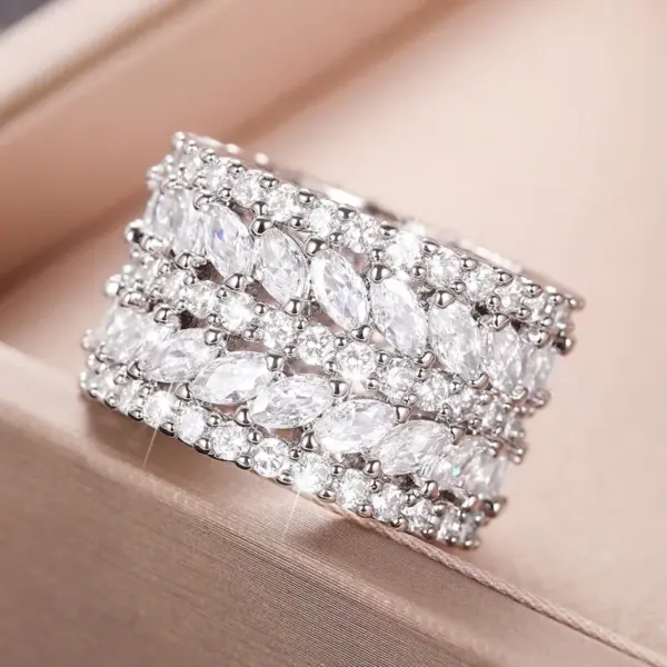 Wholesale Geometric Claw Setting Ring For Women In Copper With White K Water Plating And Zircon Inlay