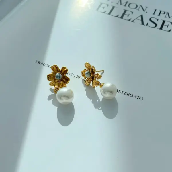 Wholesale PVD Coated Real Gold Plated 16K Gold White Gold Plated Flower 304 Stainless Steel Casual Modern Style Artistic Waterproof Non Tarnish Drop Earrings