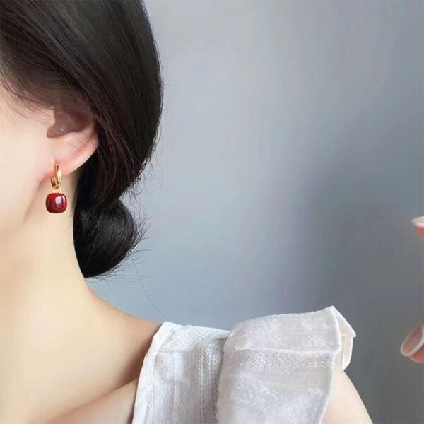 Wholesale wine red Square Vintage Hong Kong Style Earrings Women's High-end Earrings Autumn and Winter Elegant Festive Glaze Year Earrings