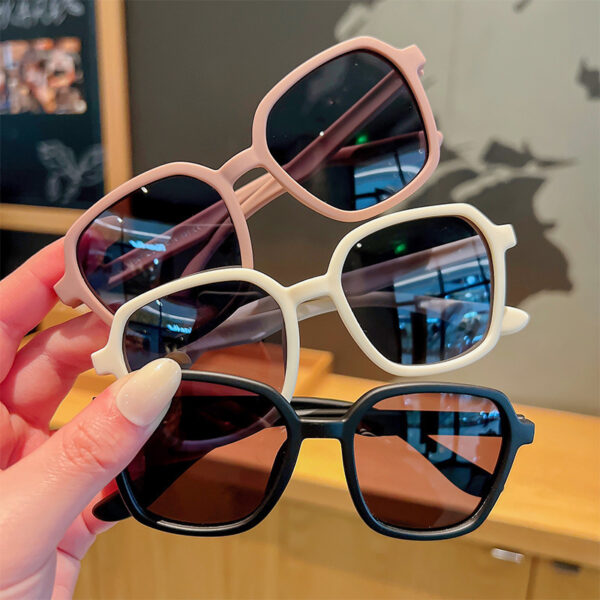 oly-033bc4f20653a30810db01efd9957f77 Wholesale Children's Sunglasses Girls Boys Sunglasses Trendy Cool Girls Baby Fashion Silicone Glasses Sun Protection UV Protection