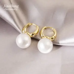 Ear clip-White
