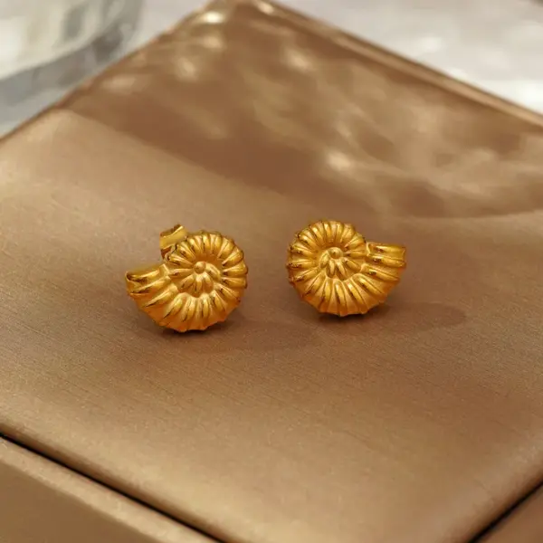 Wholesale Real Gold Plated Conch 304 Stainless Steel Casual Retro Waterproof Non Tarnish Ear Studs
