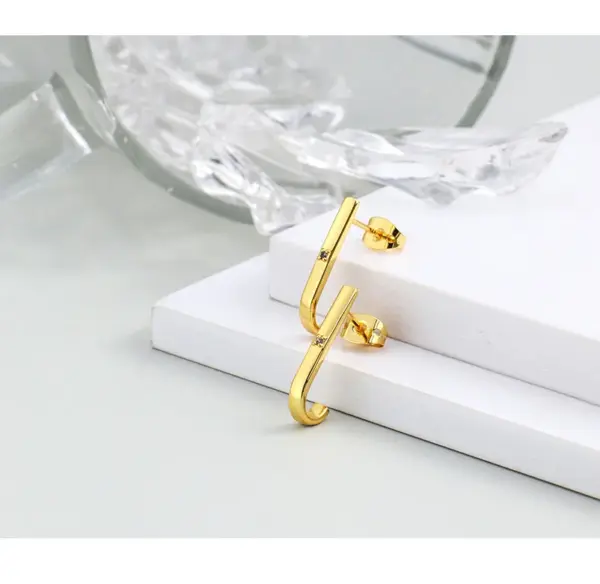Wholesale Copper Solid Color Rack Plated 18K Gold Plated Casual Shiny Ear Studs
