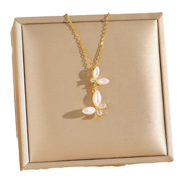 Wholesale Titanium steel colorfast, elegant and luxurious clavicle necklace accessory
