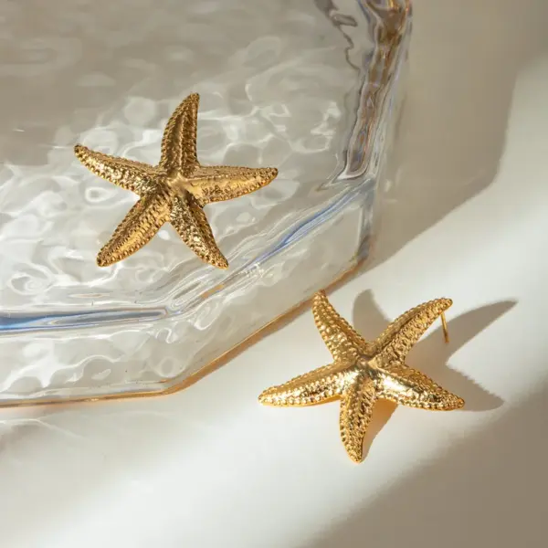 Wholesale PVD Coated Real Gold Plated 18K Gold Starfish 304 Stainless Steel Vacation Marine Style Waterproof Non Tarnish Ear Studs