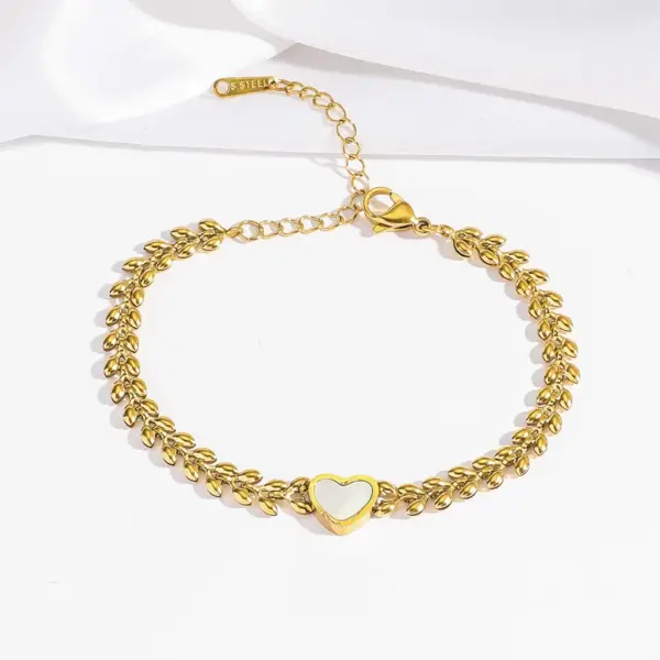 Wholesale Heart-shaped 18K Gold Plated 304 Stainless Steel Bracelet By Feng Innovation Design, Suitable For Women To Wear On Daily Dates Or Occasions