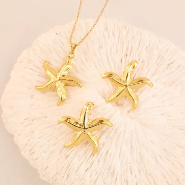 Wholesale Waterproof Non Tarnish Star Stud Earrings For Women With 0.03µm 18K Real Gold Plated 304 Stainless Steel Water Plating