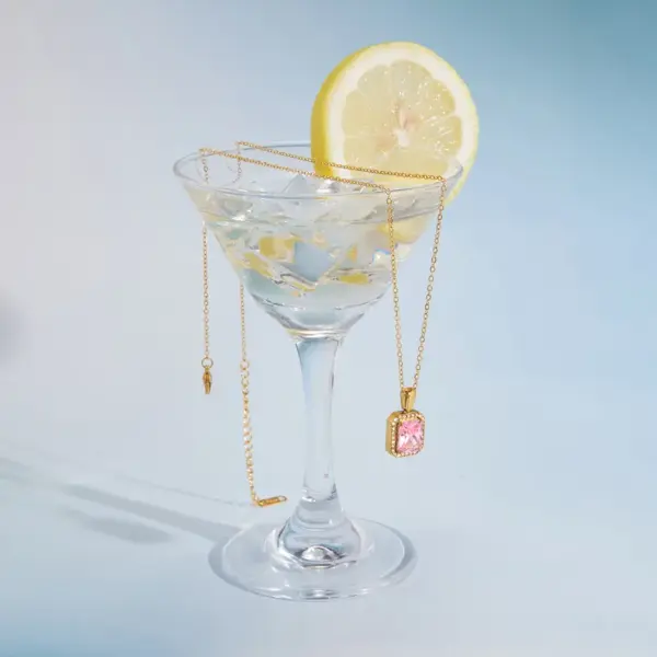 Wholesale Waterproof Square Necklace For Women In 304 Stainless Steel With 18K Gold Plated PVD Coating And Zircon Inlay
