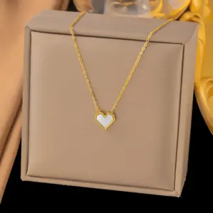 【QYH191】White Shell Heart Necklace / Gold