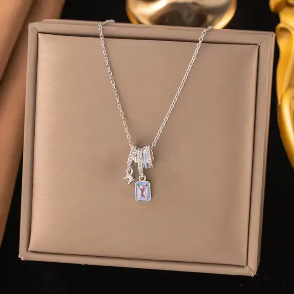 Wholesale Rectangle Inlay Pendant Necklace For Women In Copper With 18K Real Gold Plated Water Plating And Artificial Rhinestones On Cable Chain