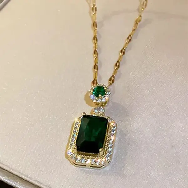 Wholesale Square Claw Setting Pendant Necklace For Women In Copper With KC Golden Plated Water Plating And Zircon Inlay, Featuring Lip Chain