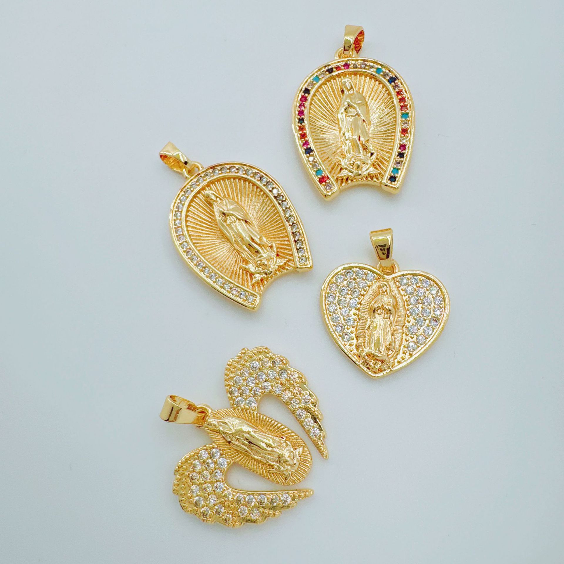 Wholesale Copper-plated gold heart-shaped geometric necklace accessory clavicle chain pendant