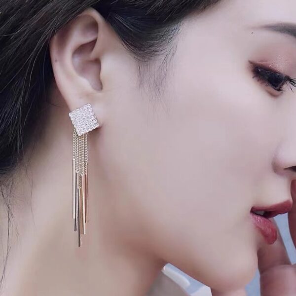 oly-06b56d16ea08abe2f443a6b2e4cf115e Wholesale French Accessible Luxury Personalized Inlaid Super Flash Full Diamond Earrings Full Diamond Claw Chain Tassel Earrings Long Tassel Versatile Earrings