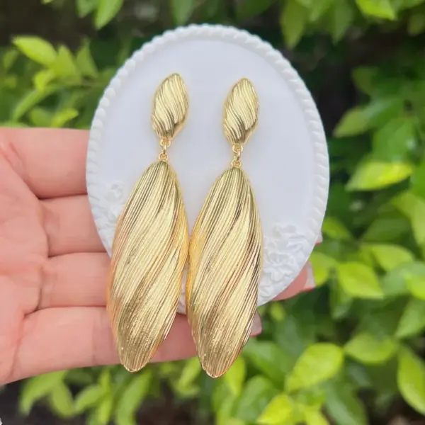 Wholesale Elegant Fashion Earrings Copper Plated 18K Gold Luxury Women Irregular Design Jewelry Accessories Cute Beach Style Modern Style Inlaid
