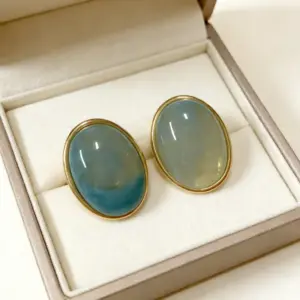 Light Blue / Average Size / Oval