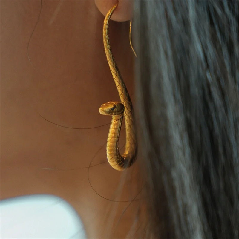 Wholesale Cross-border European and American Personality Exaggerated Earrings Zodiac King Cobra Design Electroplated Gold Ladies Ear Hook Zodiac Gift