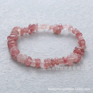 Strawberry crystal (natural material) / Bracelet circumference is about 18cm