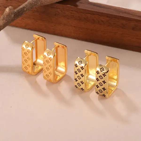 Wholesale Hypoallergenic Flowers Stud Earrings For Women In Copper With KC Golden Plated UV Plating And 0.03µm Thickness