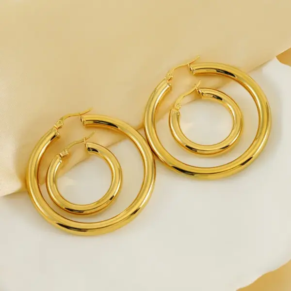 Wholesale Ion Plating (IP) 18K Gold Plated Circle 304 Stainless Steel Simple Style Commute Waterproof Non Tarnish Earrings