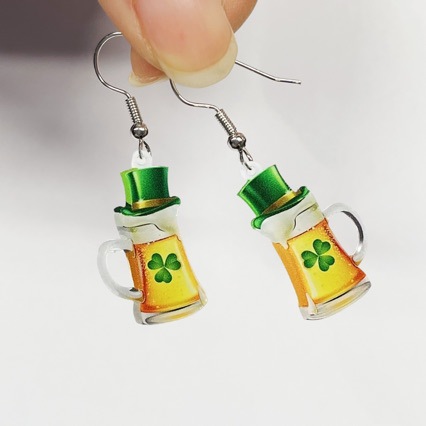 oly-07de9e425eebe164f99d0956ea961f6f Wholesale San Pachrette Holiday Earrings Green Cute Animal Bow Acrylic Frog Parade Earrings