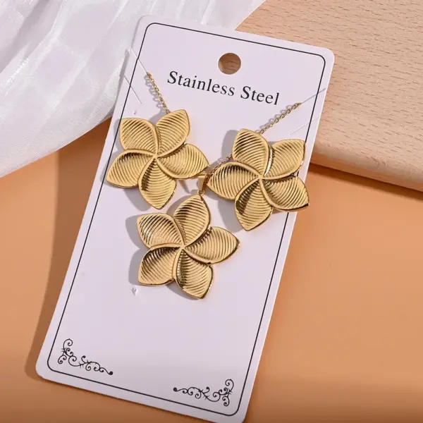oly-08318232d6bed9a2799dc26691f5f3a5 Wholesale Electroplating Golden Plated Starfish Red Heart Flower 304 Stainless Steel Casual Elegant Handmade Polishing Plating Jewelry Set
