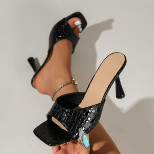 Black / 37