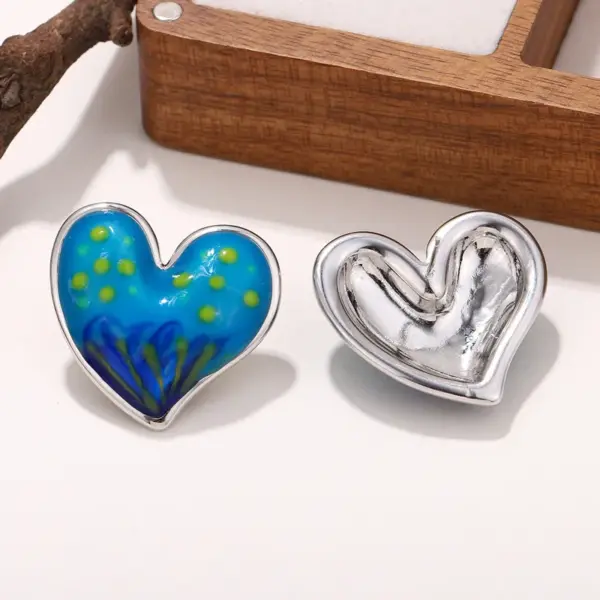 Wholesale Heart Shape Hypoallergenic Stud Earrings For Women With 0.03µm UV Plated KC Golden Copper