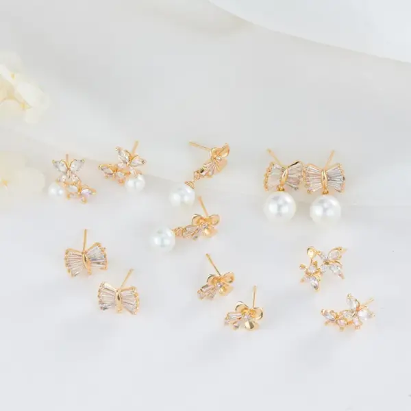 Wholesale Geometric Copper Earrings With Zircon Inlay, 14K Gold Plated, Simple Style Stud Earrings Featuring 925 Sterling Silver Ear Pins