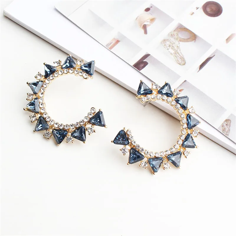 Wholesale Handmade Trillion-cut Marine Style Stud Earrings For Women In Golden Plated Zinc Alloy With Resin Inlay