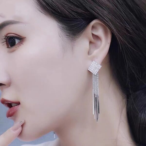 oly-09b8fda9a851b63cc6a19cbc4d46a7a2 Wholesale French Accessible Luxury Personalized Inlaid Super Flash Full Diamond Earrings Full Diamond Claw Chain Tassel Earrings Long Tassel Versatile Earrings