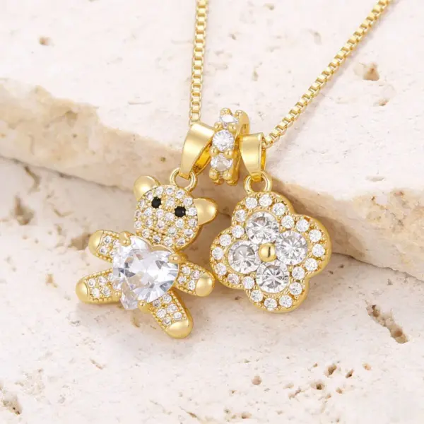 Wholesale Heart Shape Pendant Necklace In Copper With 18K Real Gold Plating And Zircon Inlay, Featuring A Sweet Style Box Chain