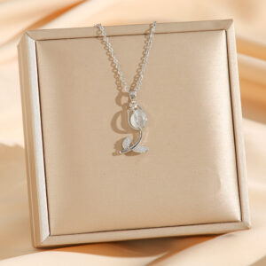8382 silver tulip