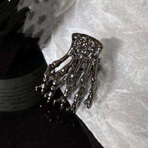 28 # Black little ghost hand 3.5cm